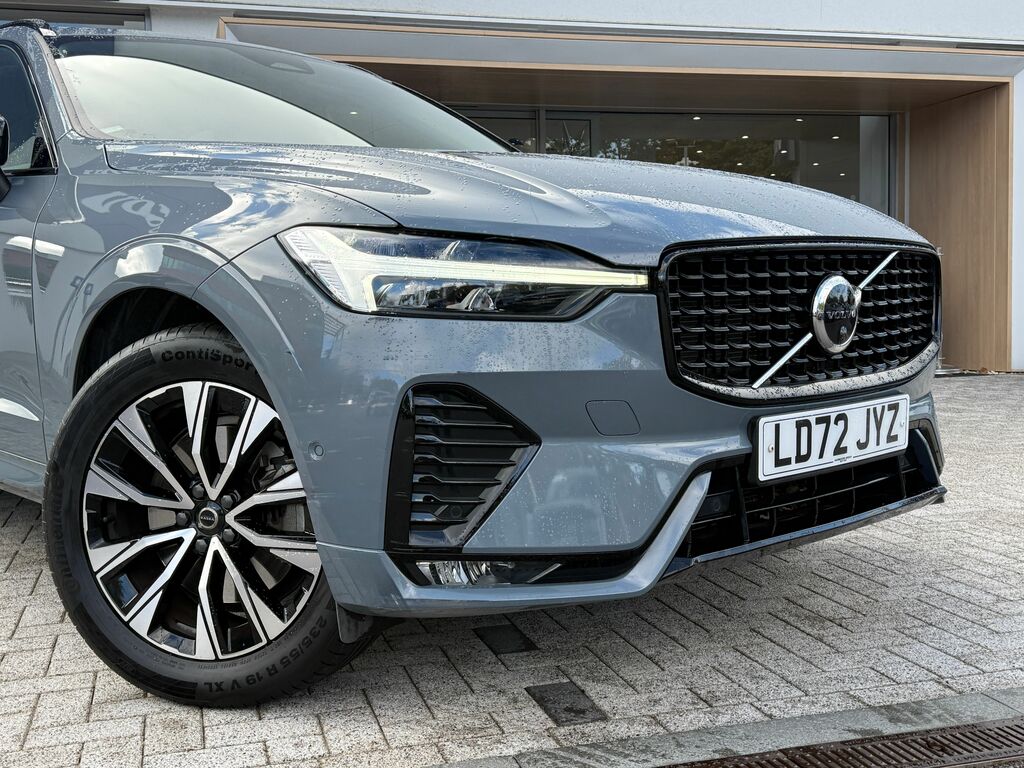 Volvo XC60 Plus Black #6