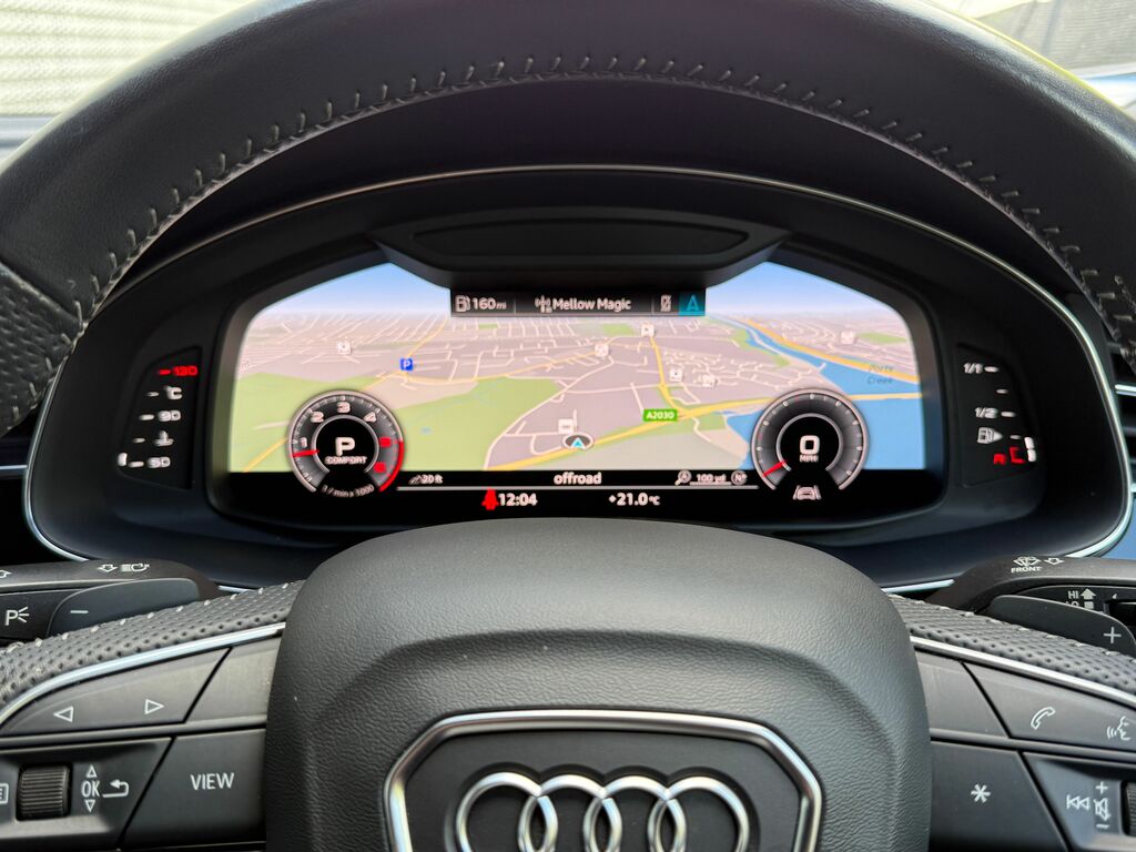Audi Q8 S Line Black #4