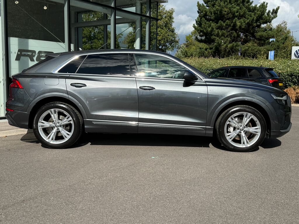 Audi Q8 S Line Black #2