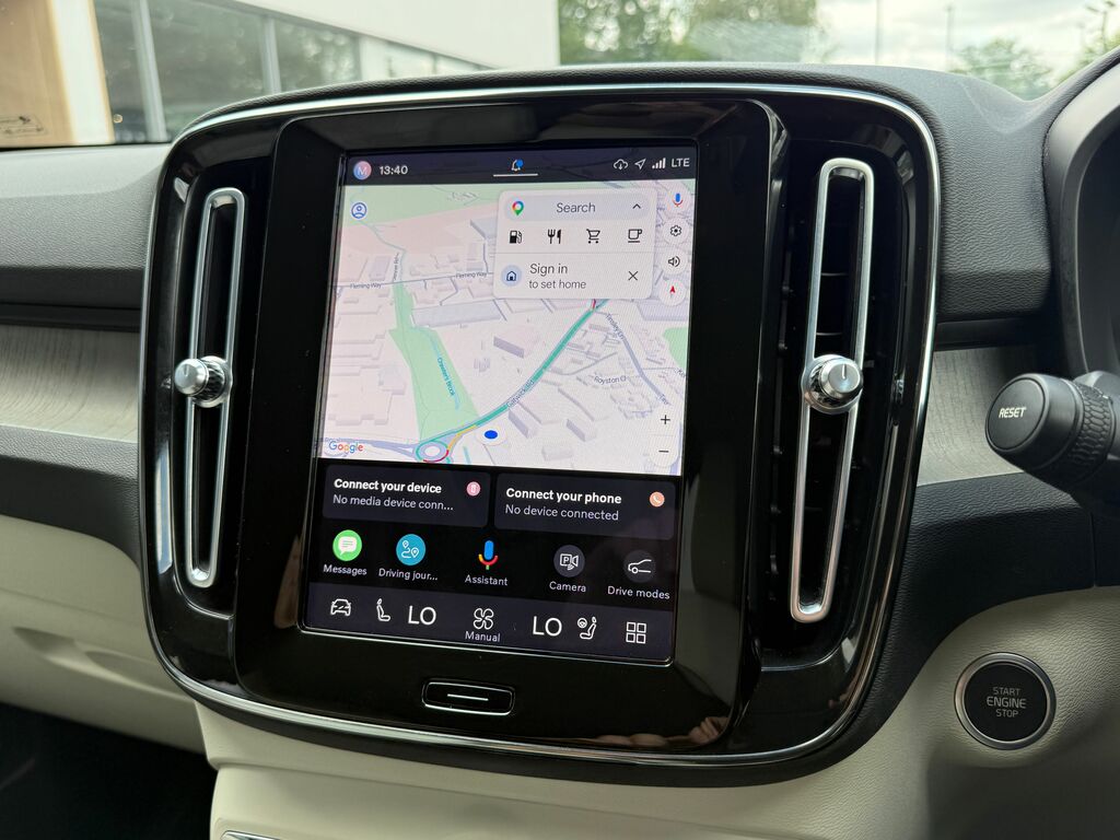 Volvo XC40 Plus Black #5