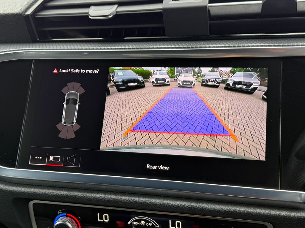 Audi Q3 S Line Black #4