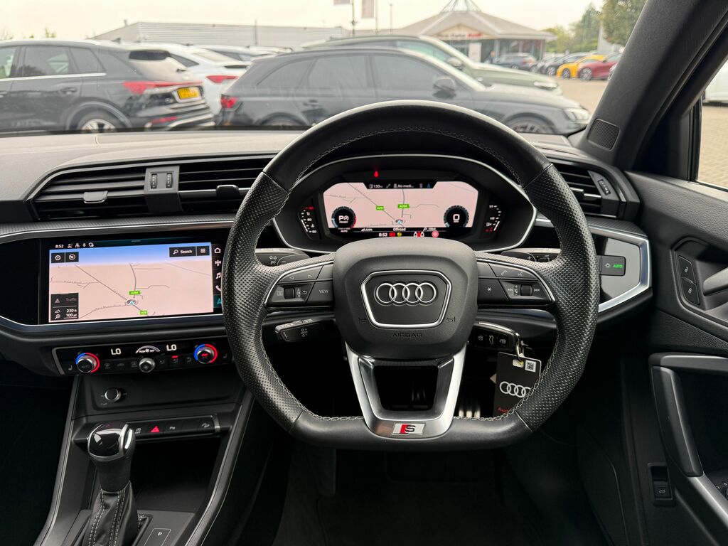 Audi Q3 S Line Black #6