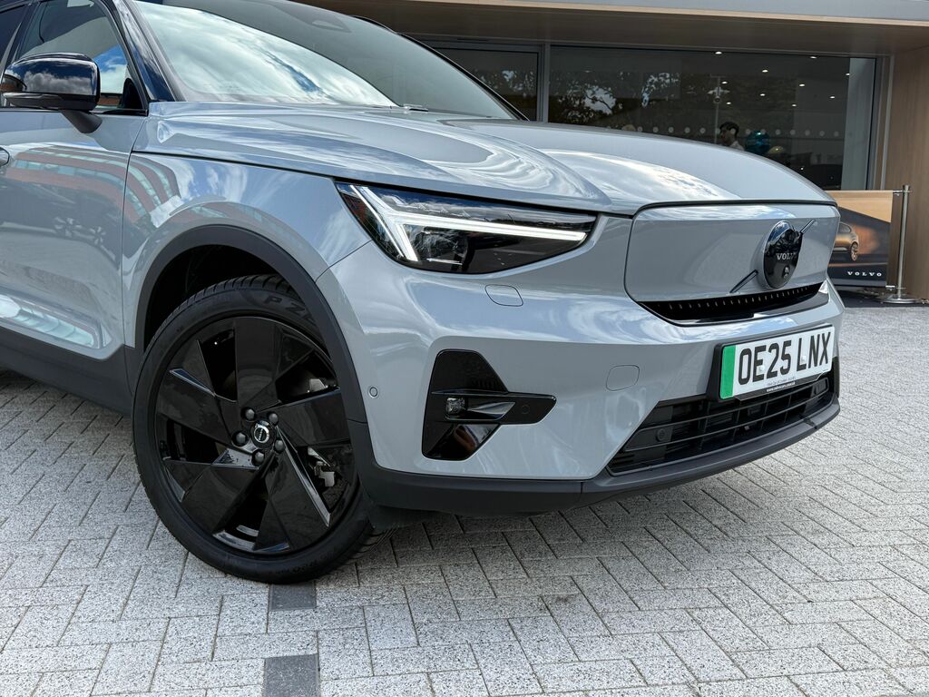 Volvo EX40 Ultra Black Edition Black #6