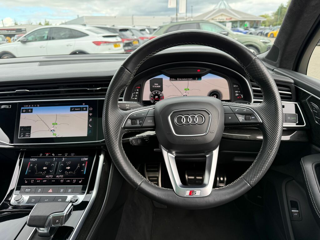 Audi Q7 Vorsprung Black #6