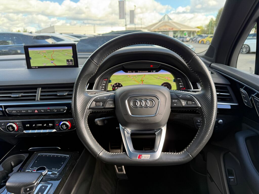 Audi Q7 Black Edition Black #6