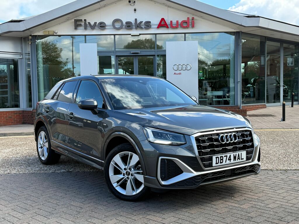 Audi Q2 S Line Black
