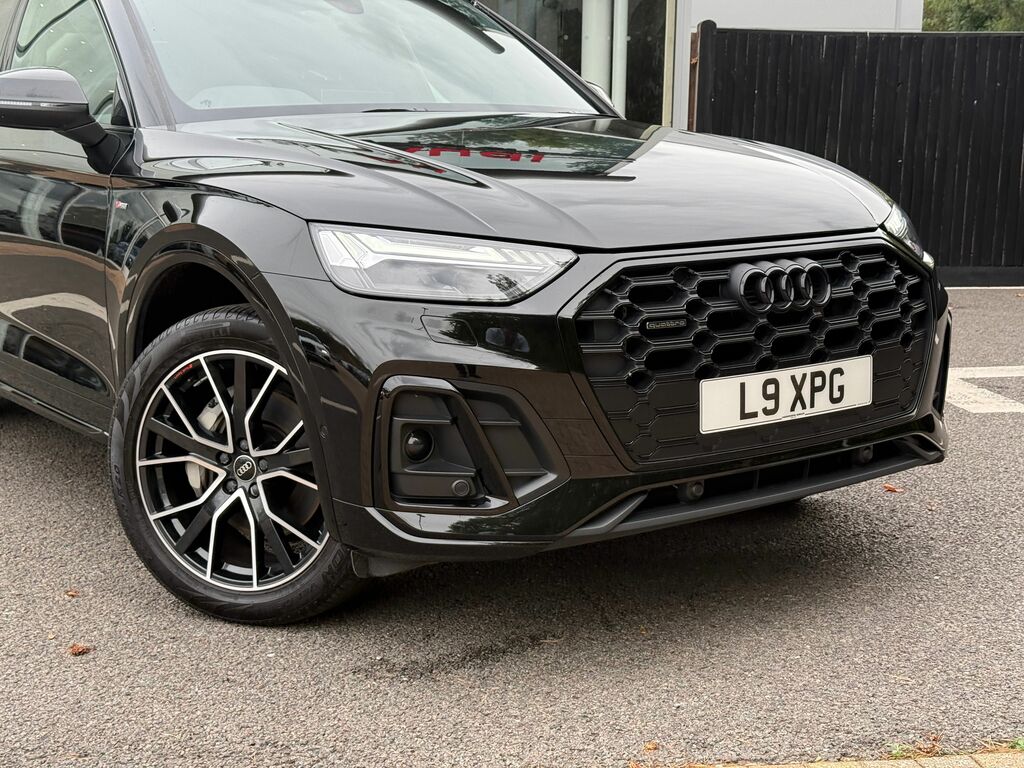 Audi Q5 Black Edition L9XPG Black #2