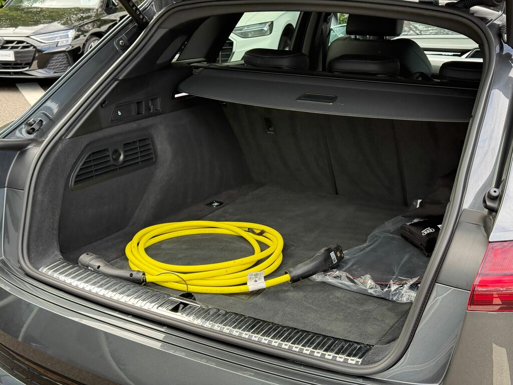 Audi E-tron 300Kw 55 Quattro 95Kwh Black Edition White #41