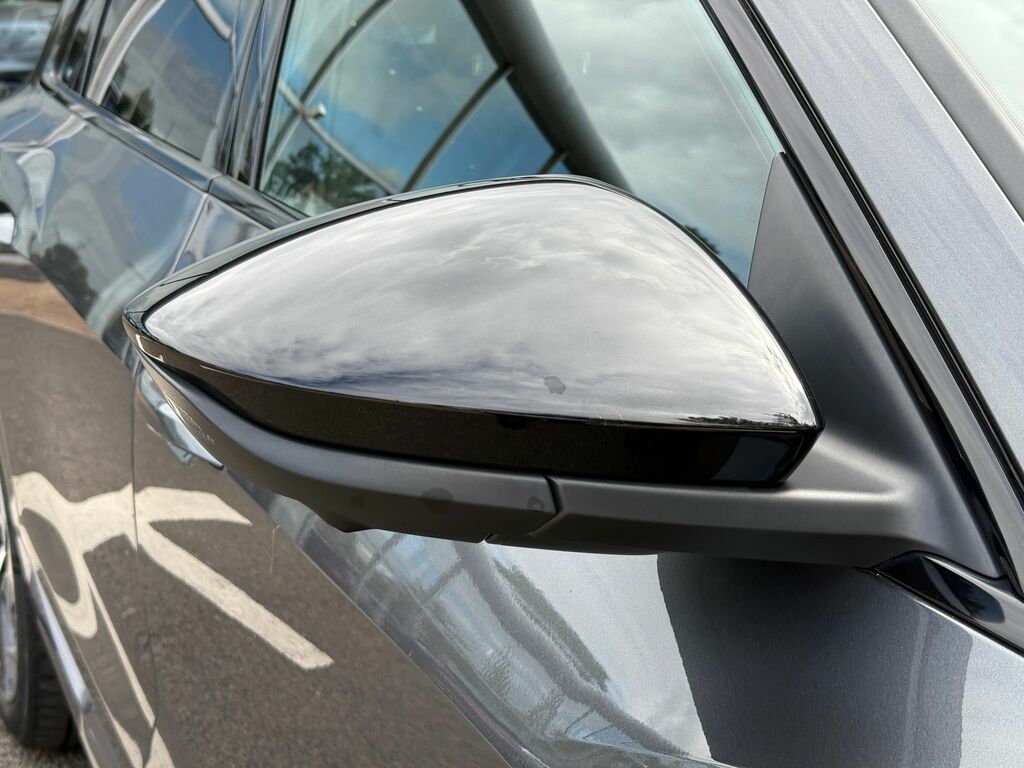 Audi E-tron Black Edition Black #4