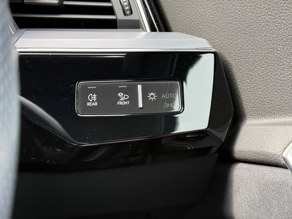 Audi E-tron 300Kw 55 Quattro 95Kwh Black Edition White #13