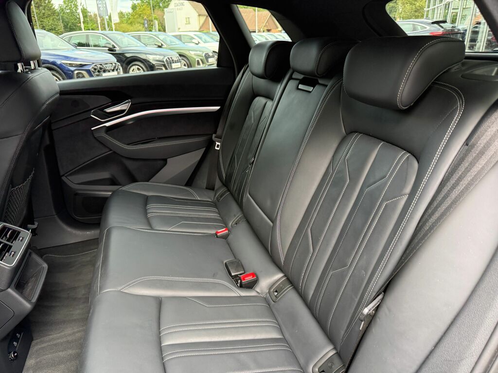 Audi E-tron 300Kw 55 Quattro 95Kwh Black Edition White #46