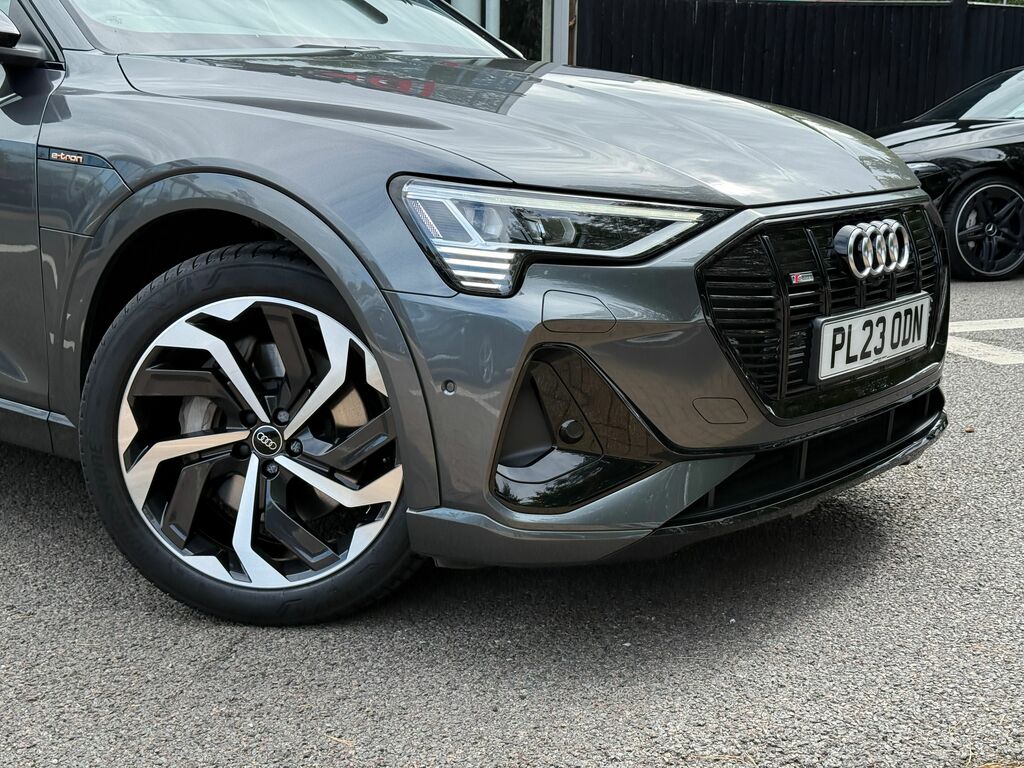 Audi E-tron Black Edition Black #3