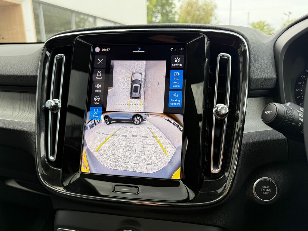 Volvo XC40 Hybrid Black #4