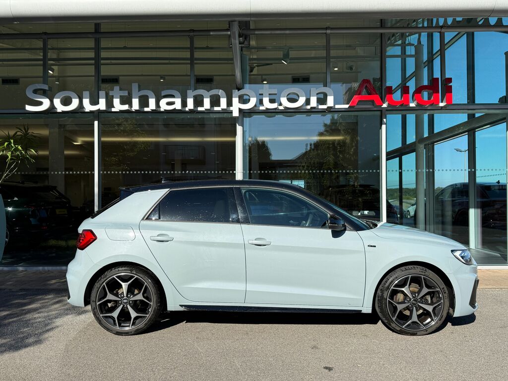 Audi A1 Black Edition Black #2