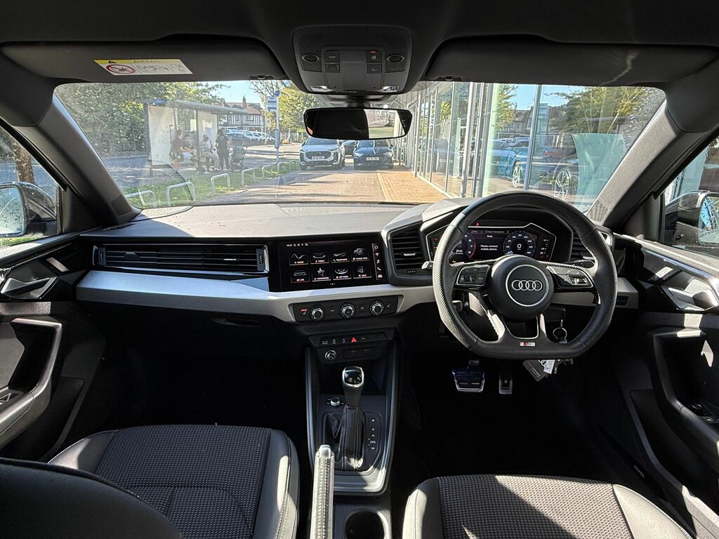 Audi A1 Black Edition Black #3