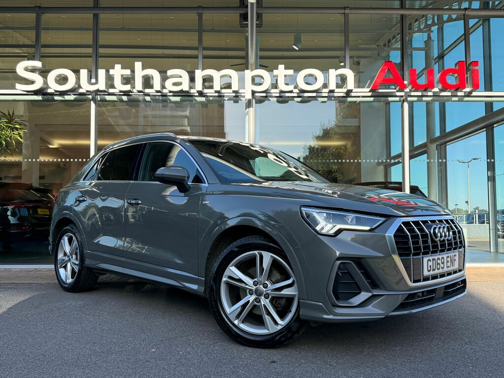 Audi Q3 S Line Black