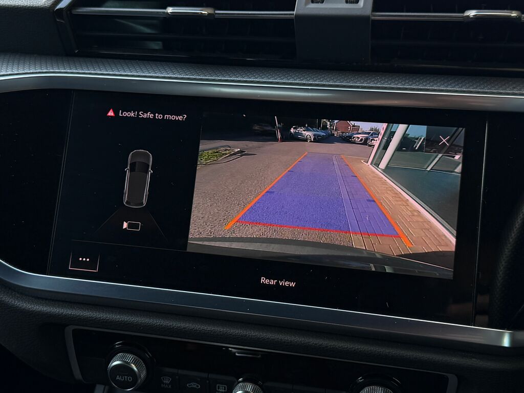 Audi Q3 S Line Black #5