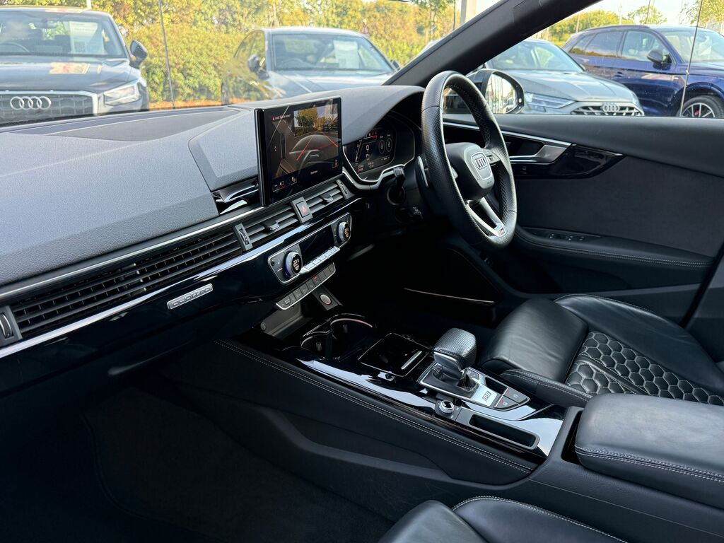 Audi RS4 Rs 4 Tfsi Quattro Carbon Black S Tronic Black #43
