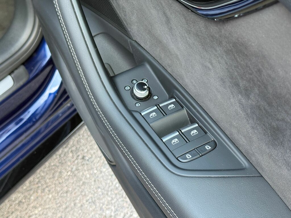 Audi RS4 Rs 4 Tfsi Quattro Carbon Black S Tronic Black #38