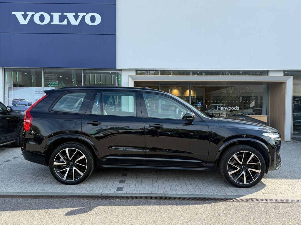Volvo XC90 Plus Black