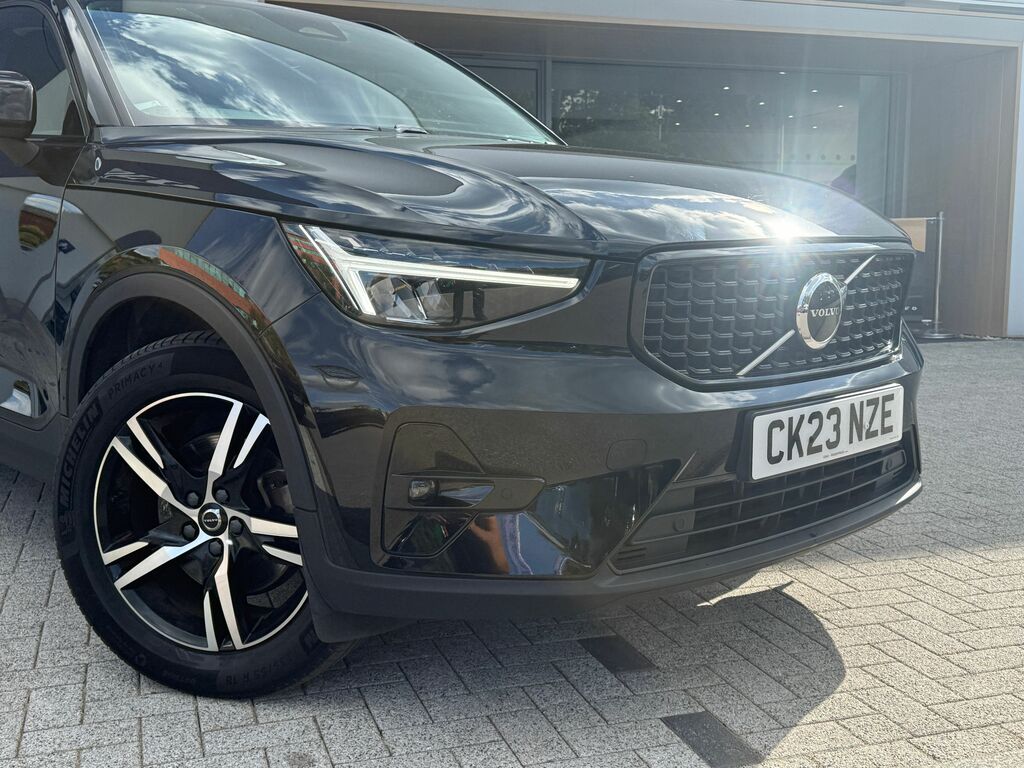 Volvo XC40 Plus Black #6