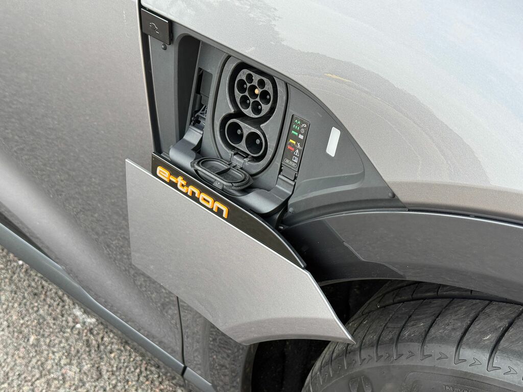 Audi E-tron 300Kw 55 Quattro 95Kwh S Line Cs Silver #27