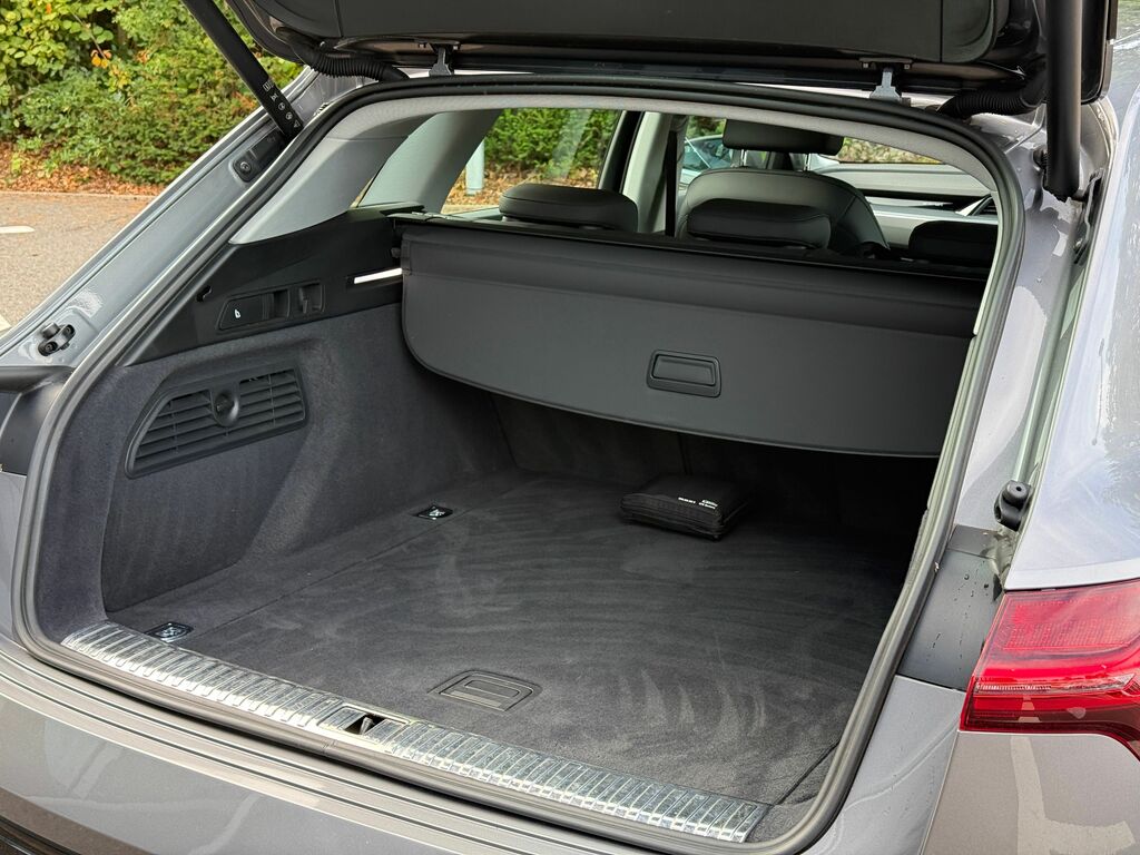 Audi E-tron 300Kw 55 Quattro 95Kwh S Line Cs Silver #38