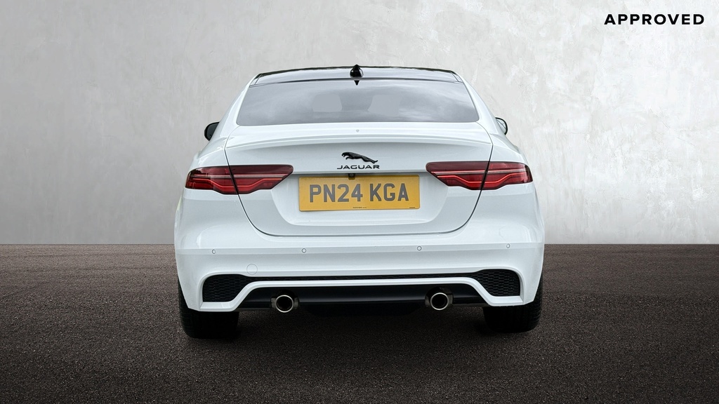 Jaguar XE 2.0 D200 Mhev R-dynamic Se Black Saloon Red #6