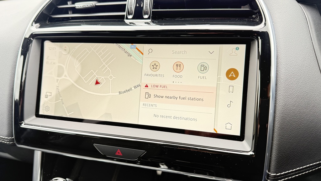 Jaguar XE 2.0 D200 Mhev R-dynamic Se Black Saloon Red #11