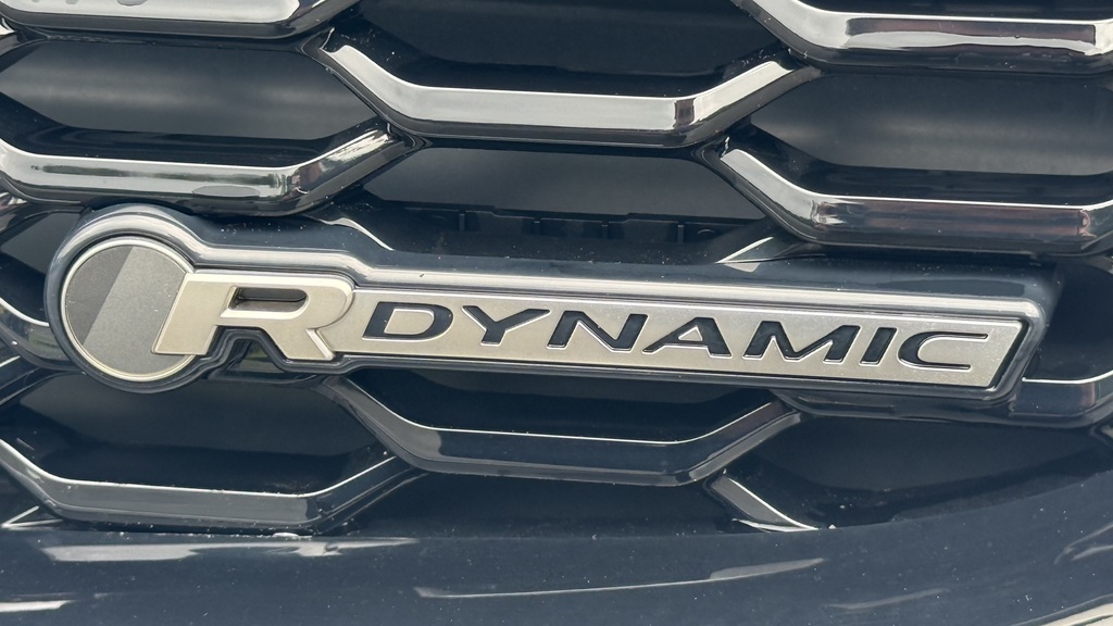 Jaguar XE 2.0 D200 Mhev R-dynamic Se Black Saloon Red #27