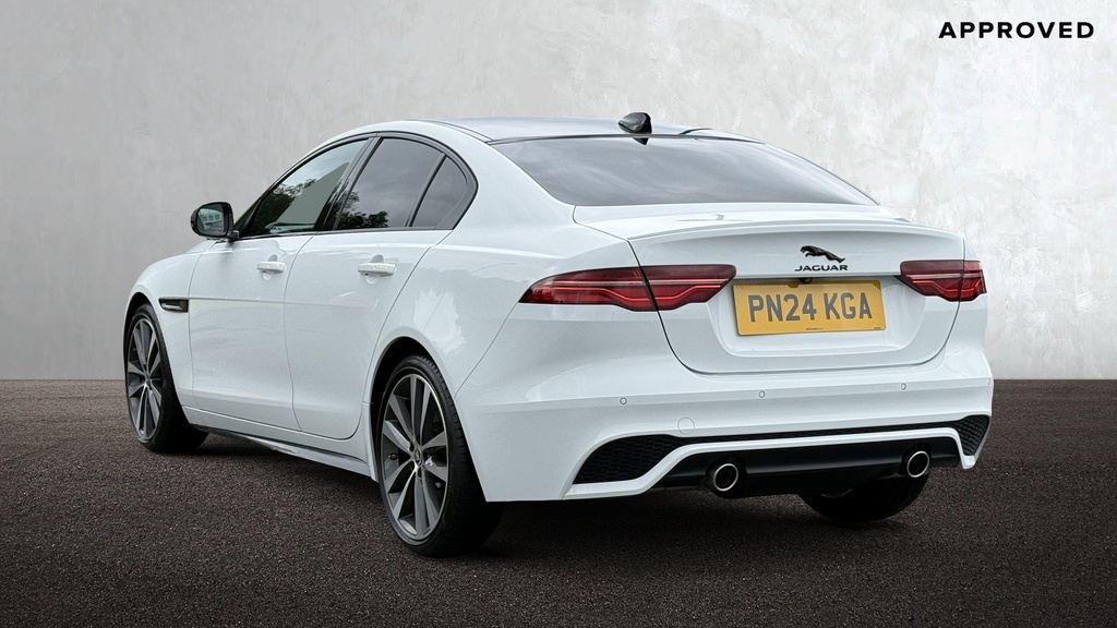 Jaguar XE 2.0 D200 Mhev R-dynamic Se Black Saloon Red #2