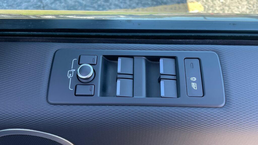 Land Rover Discovery 3L Hse Black #25