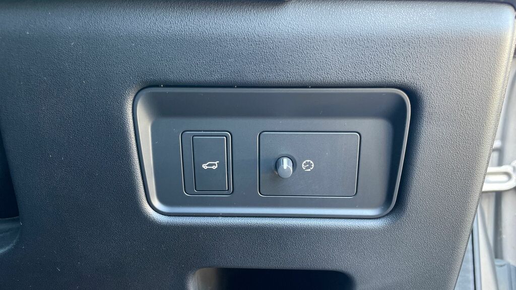 Land Rover Discovery 3L Hse Black #36