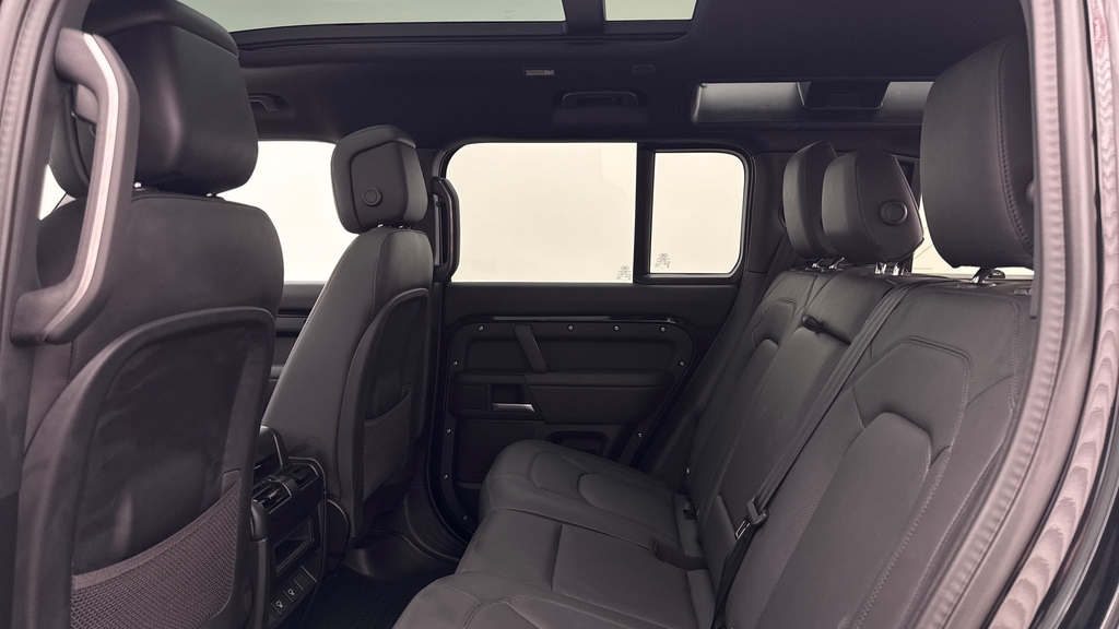 Land Rover Defender 110 P300e X-dynamic Hse Santorini Black Black #4