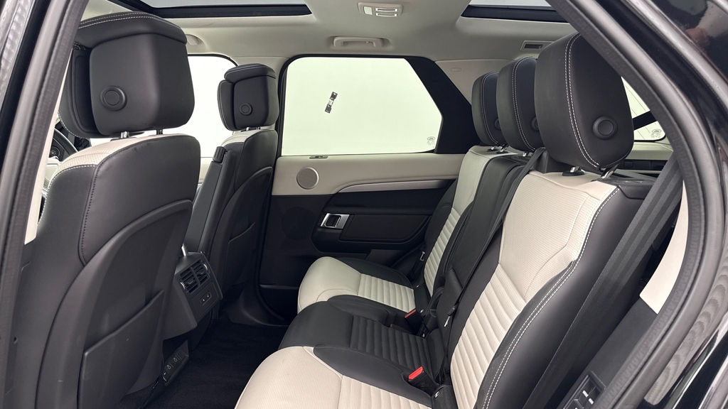 Land Rover Discovery D350 Dynamic Hse Santorini Black Black #4