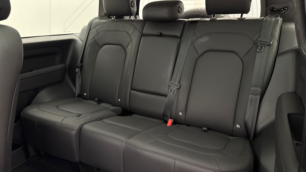 Land Rover Defender 90 D250 X-dynamic Hse Santorini Black Black #4