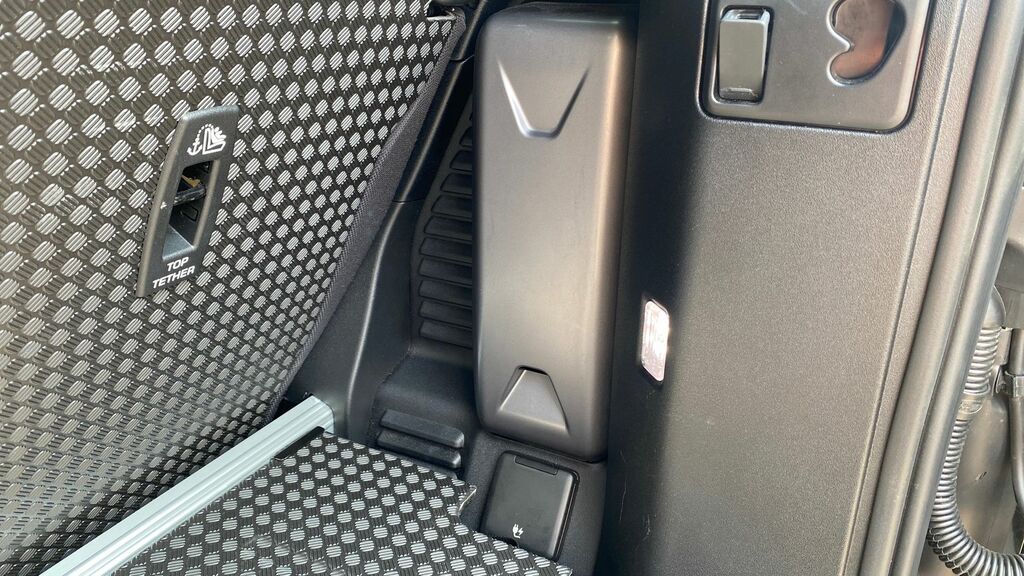 Land Rover Defender 90 3.0 D250 X-dynamic Hse Grey #43