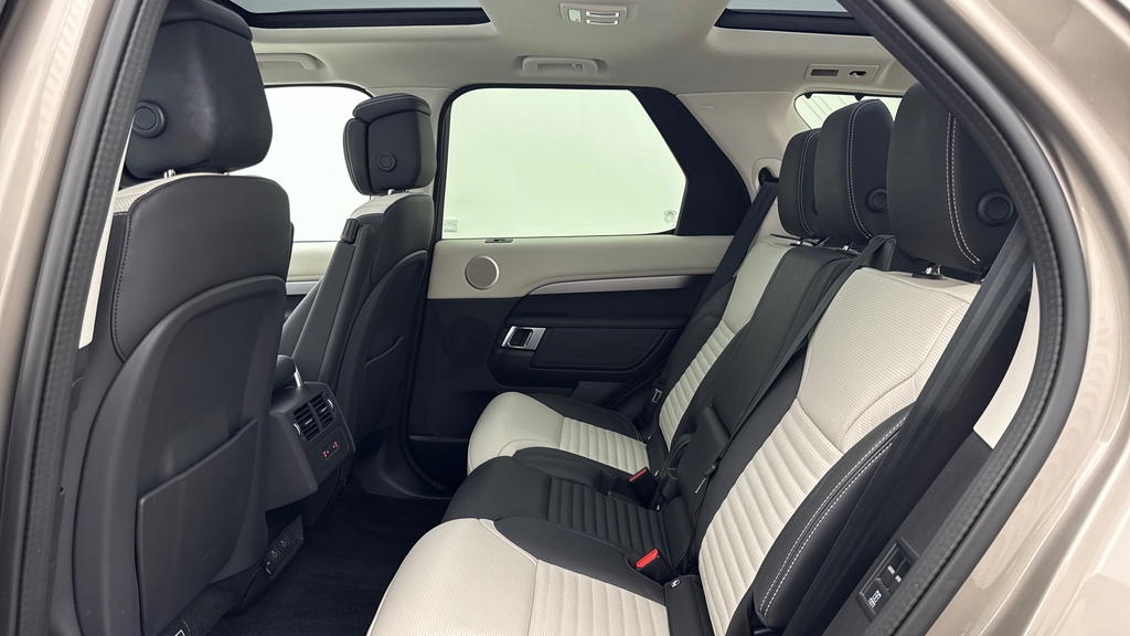 Land Rover Discovery D350 Dynamic Hse Lantau Bronze Brown #4