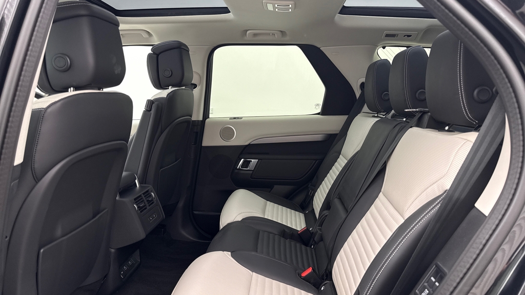 Land Rover Discovery D350 Dynamic Hse Santorini Black Black #4