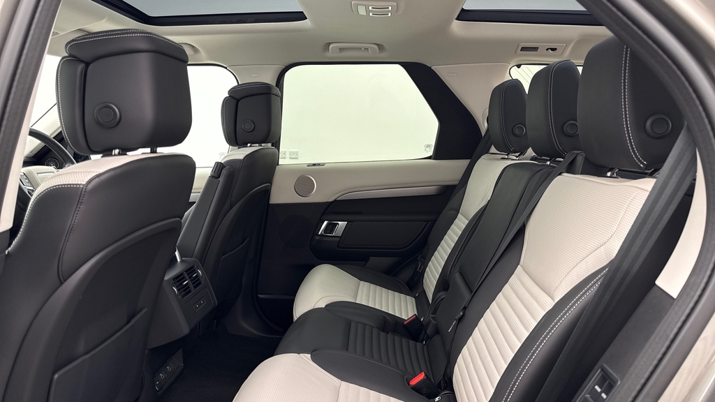 Land Rover Discovery D350 Dynamic Hse Silicon Silver Silver #4