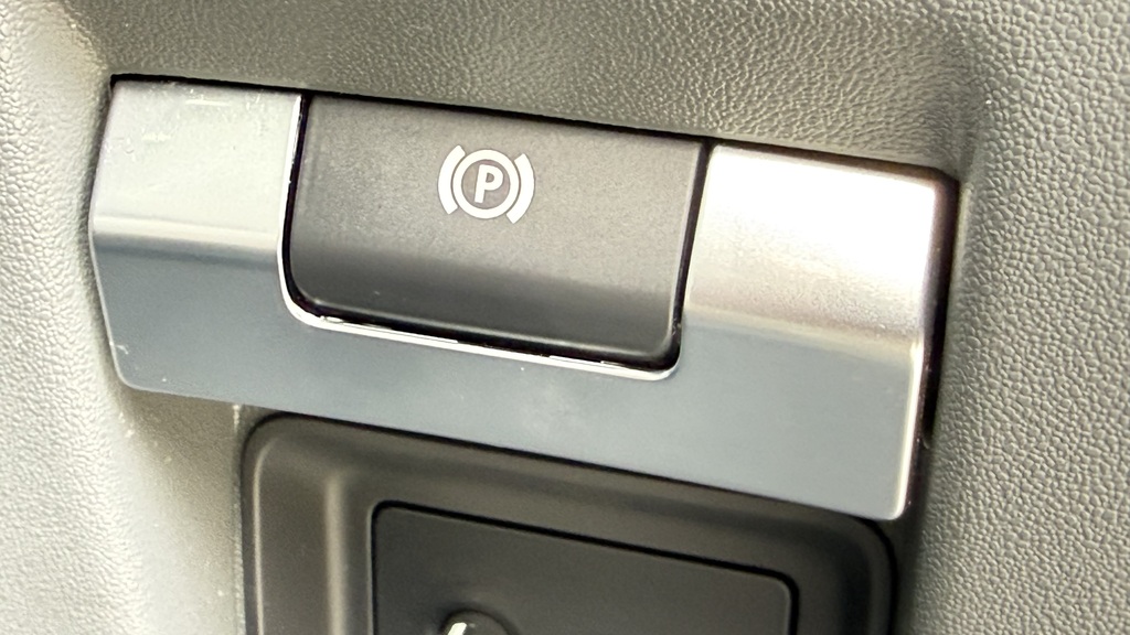 Land Rover Defender 110 3.0 D300 X-dynamic Hse White #34
