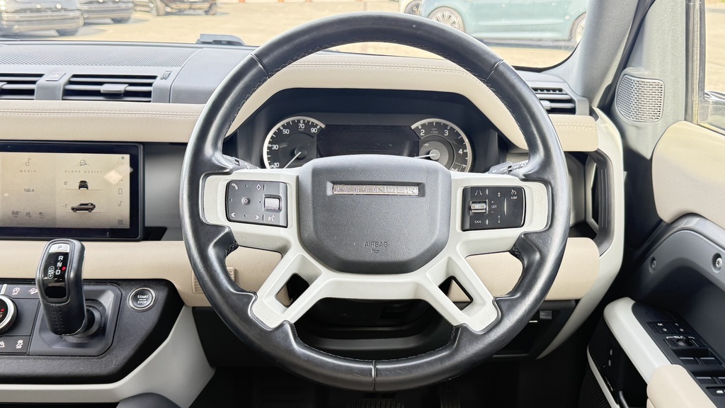 Land Rover Defender 110 3.0 D300 X-dynamic Hse White #15