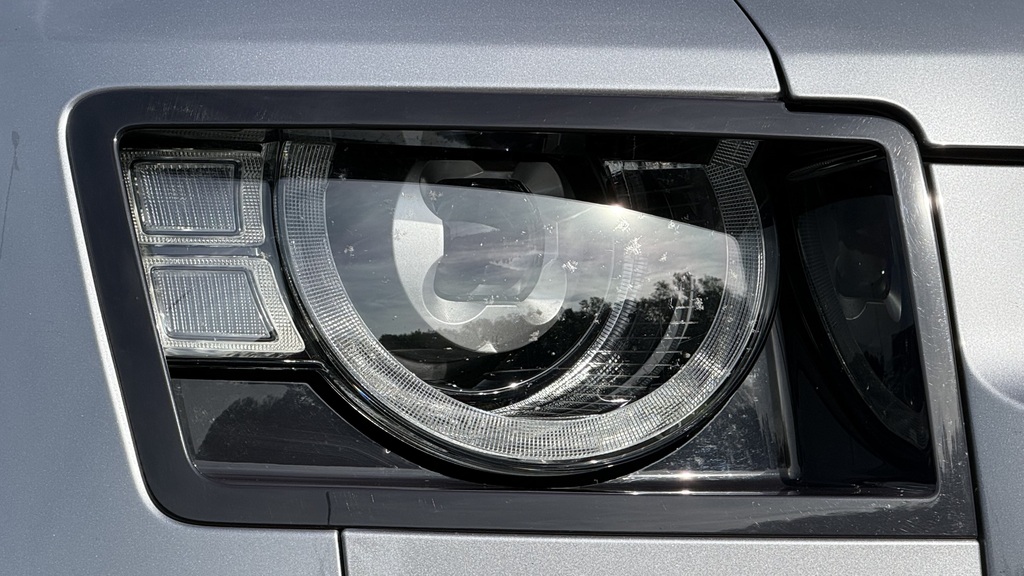 Land Rover Defender 110 3.0 D300 X-dynamic Hse White #17