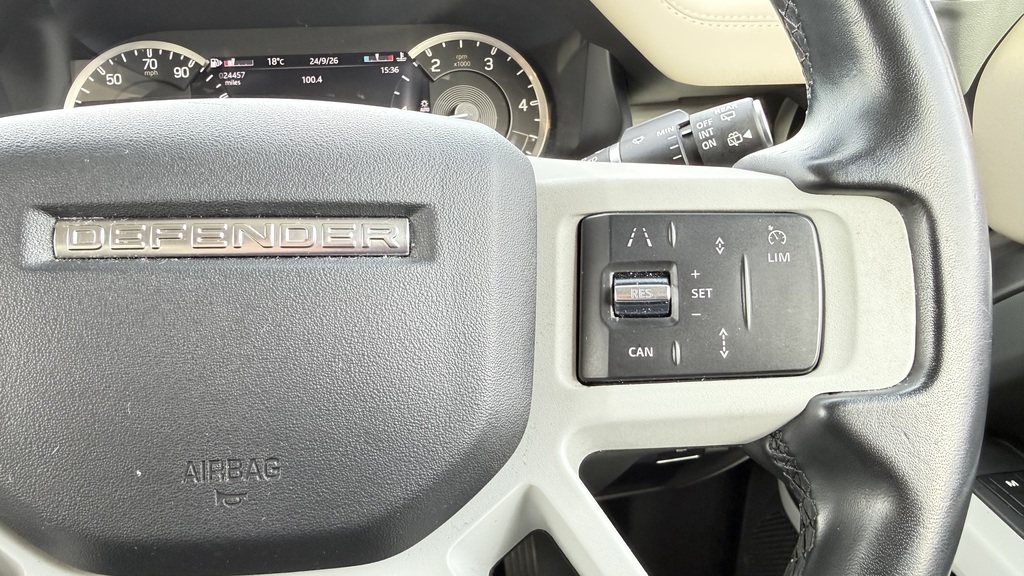 Land Rover Defender 110 3.0 D300 X-dynamic Hse White #31