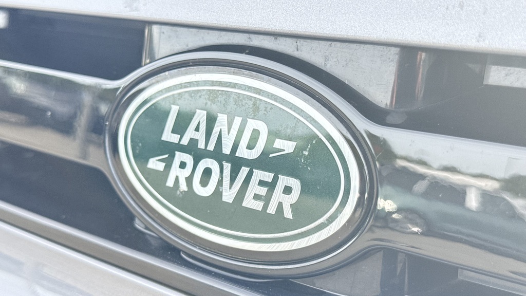 Land Rover Defender 110 3.0 D300 X-dynamic Hse White #57