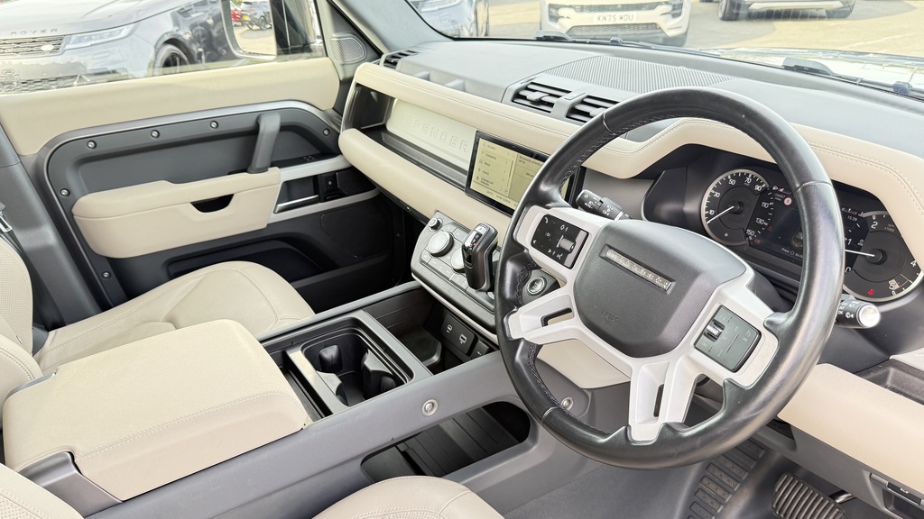 Land Rover Defender 110 3.0 D300 X-dynamic Hse White #40