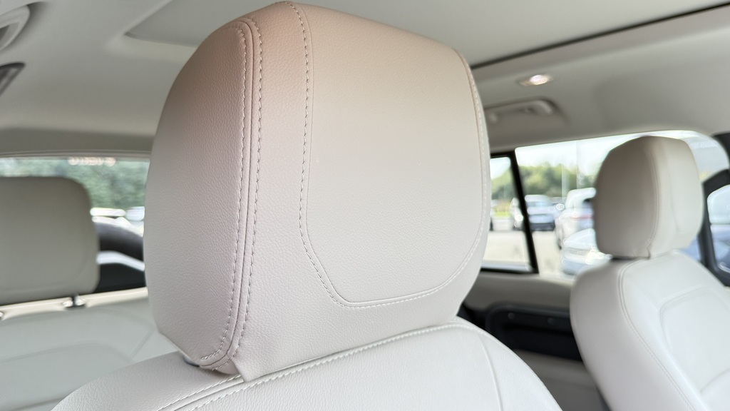 Land Rover Defender 110 3.0 D300 X-dynamic Hse White #38