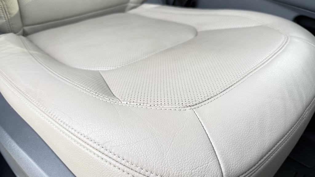 Land Rover Defender 110 3.0 D300 X-dynamic Hse White #37
