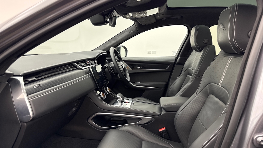 Jaguar F-Pace D200 R-dynamic Hse Black 90Th Anniversary Edition Grey #3