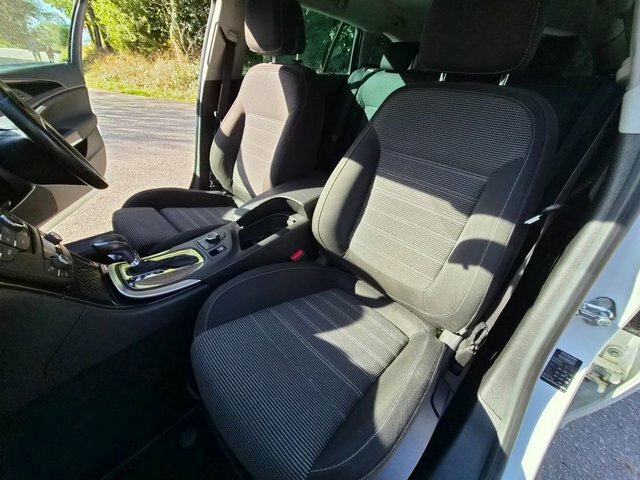 Vauxhall Insignia 2.0 Sri Nav Cdti 157 Bhp 6Sp Hatch Silver #43